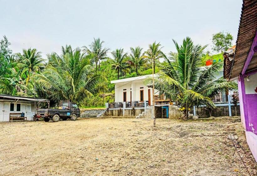 ホテル Spot On 92183 Komang Resort Klayar