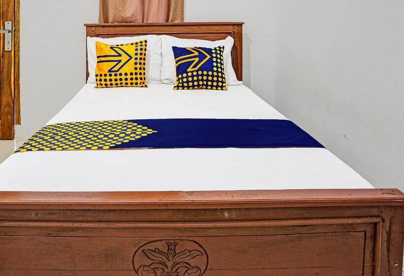 ホテル Spot On 92183 Komang Resort Klayar