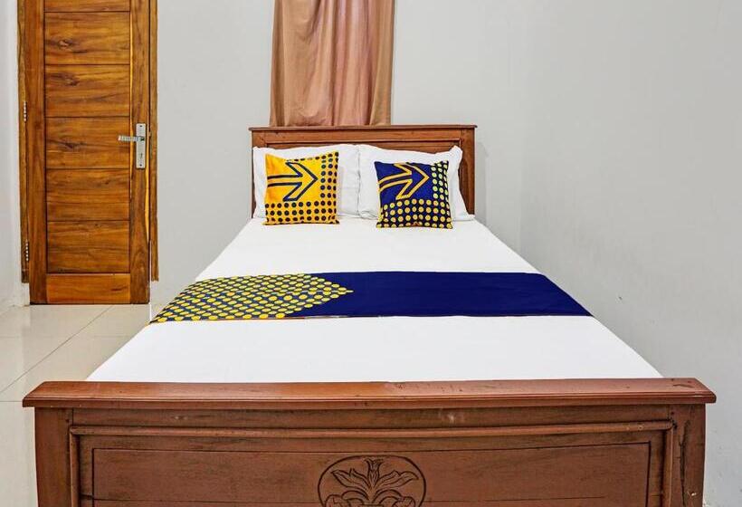 ホテル Spot On 92183 Komang Resort Klayar