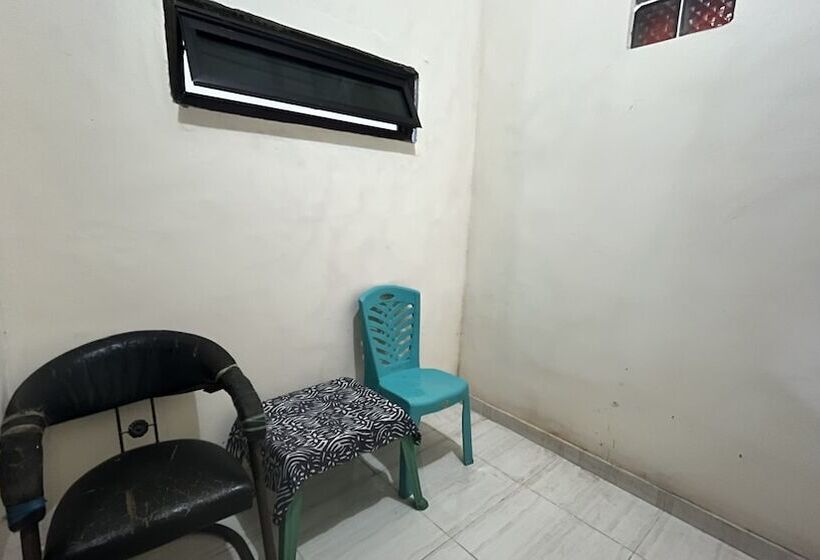 هتل Spot On 92196 Kost Axcel