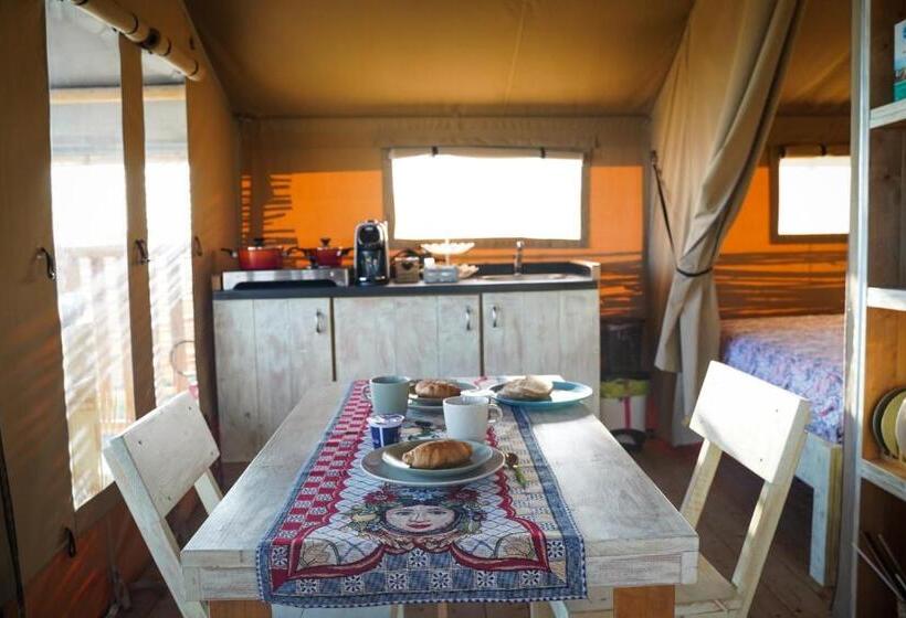 فندق Tendu  Punta Bianca Glamping Camp
