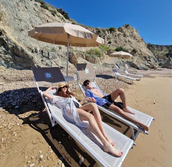 فندق Tendu  Punta Bianca Glamping Camp