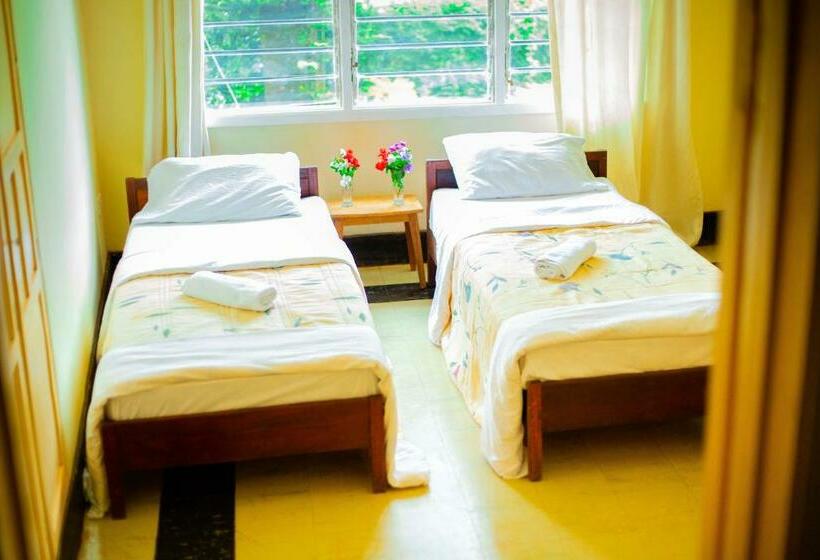 Пансион Marangu Lodge & Campsite