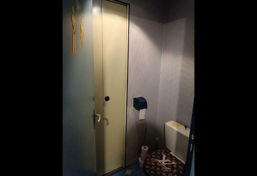 Пансион Room In Apartment   Homestay Guest Room Fruges, Hauts De France