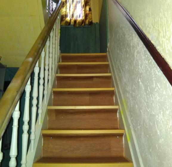 פנסיון Room In Guest Room   Lockable Room Center