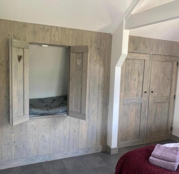 تختخواب و صبحانه De Bloesem