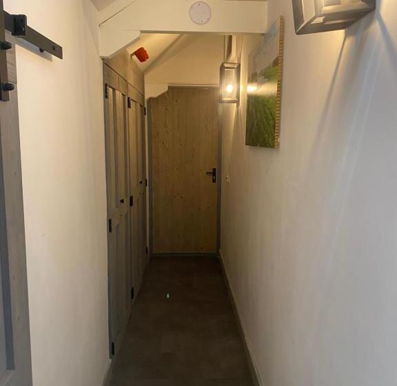 تختخواب و صبحانه De Bloesem