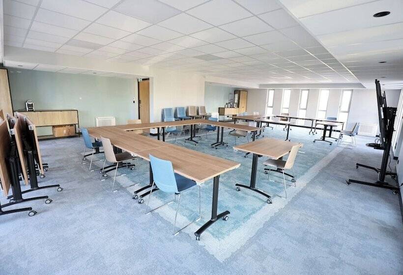 فندق Ibis Bourgoin Jallieu Medipole