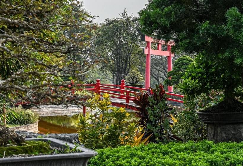 호텔 Suanphung Bonsai Village