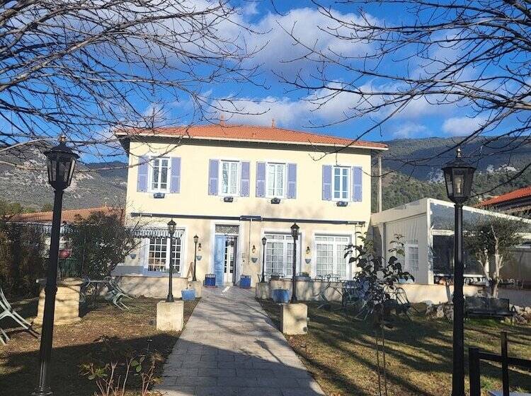 פנסיון Akwaba Chez Ouli