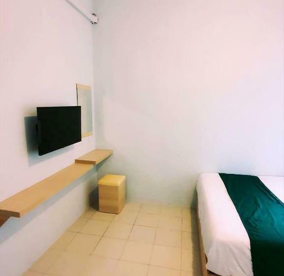 Пансион Homestay 81 Batu Batam