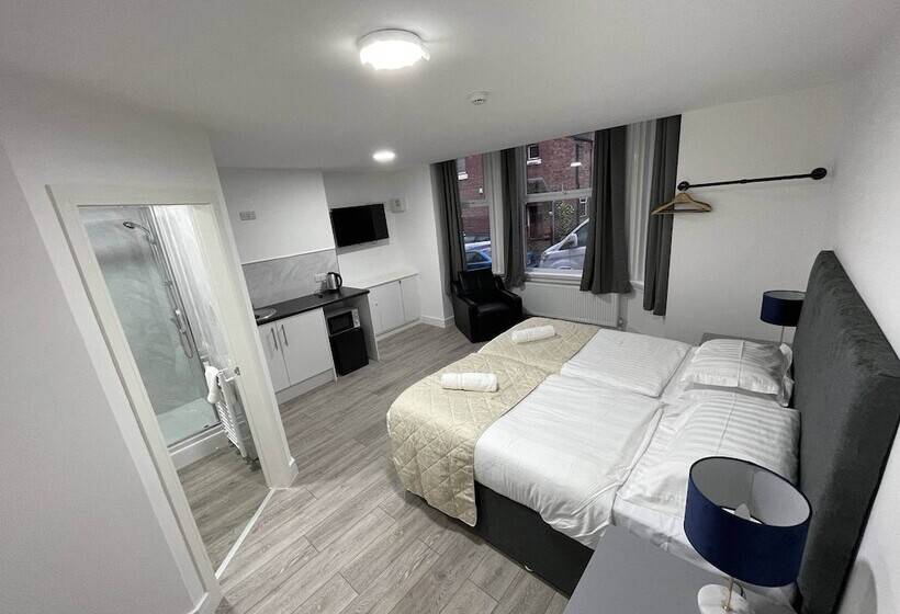 بنسيون Isuites