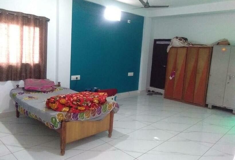 هاستل Your Home Stay