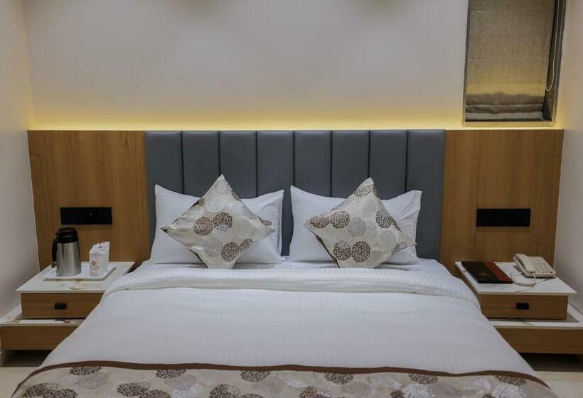 Отель Aditya Mansingh Inn