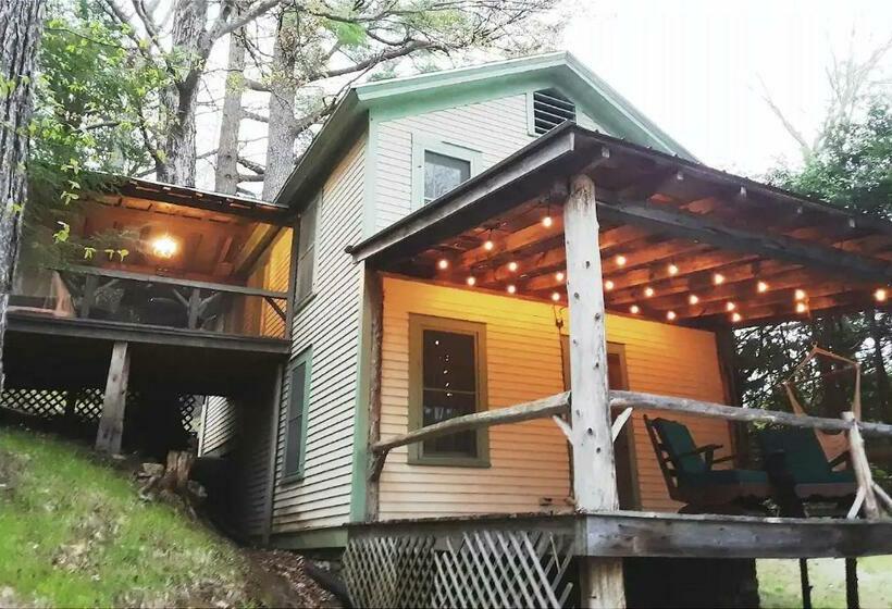 Пансион Adirondack Cottage Retreat