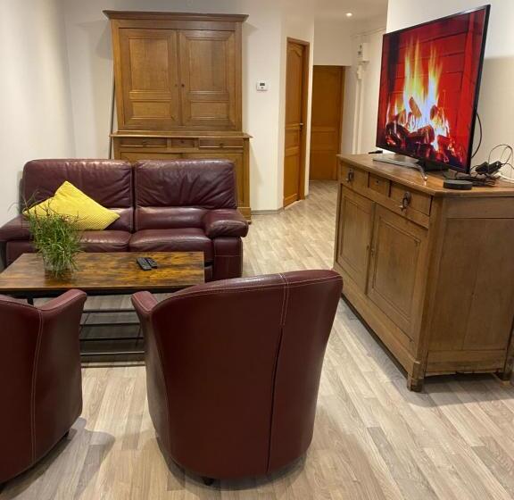 تختخواب و صبحانه La Chambre D Angèle