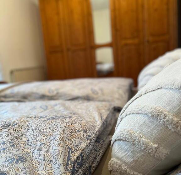 ベッドアンドブレックファースト Mediterranean Lake Escape House