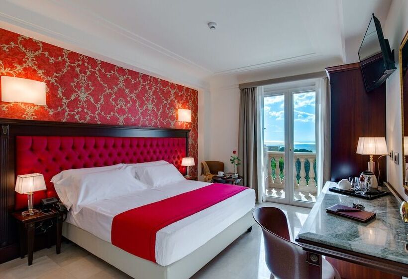 هتل La Paloma Blanca