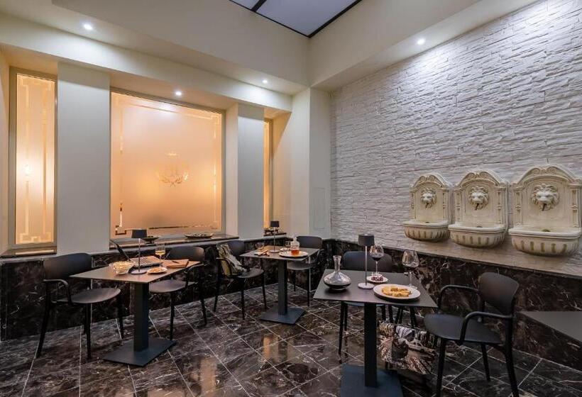 هتل La Paloma Blanca