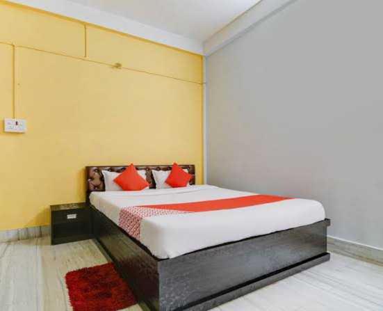 Отель Oyo 91173 Unique Restaurant & Gust House Kharkhoda Sonipat Haryana