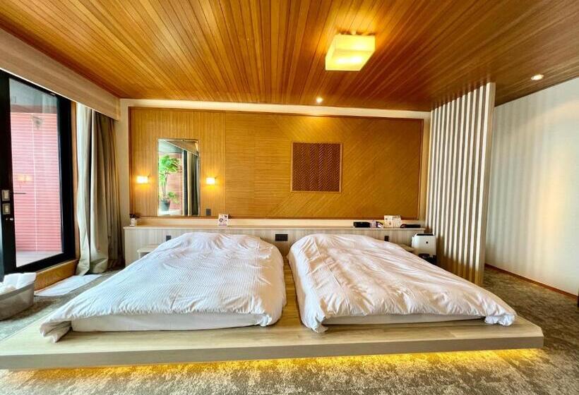 فندق Sky Tower Sweet 4 Beppu, Resort Love