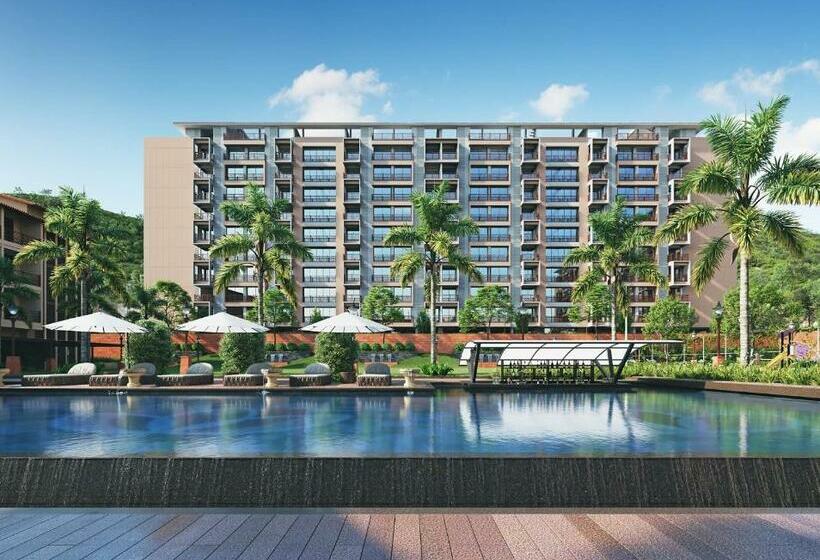 호텔 The Lotus County Club & Resort