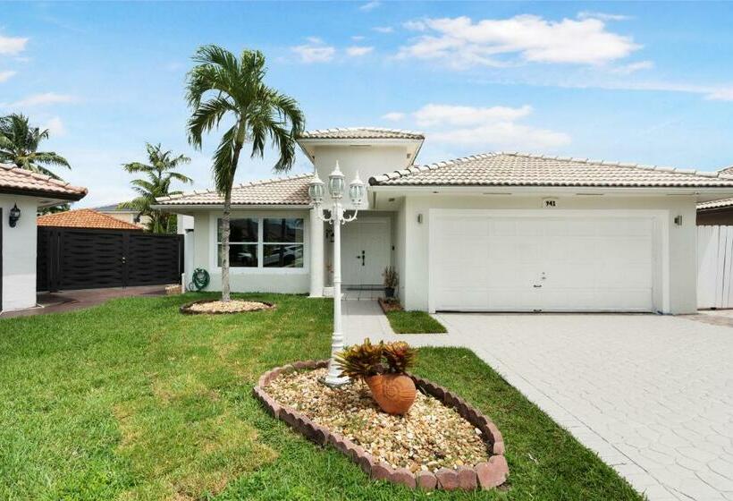 Пансион Habitación Privada Dolphin Mall Fiu
