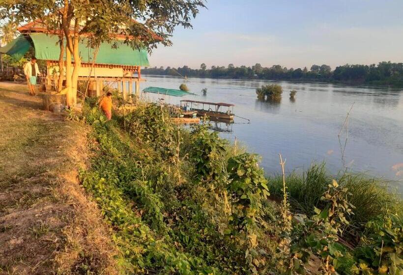 پانسیون Mr. Phaos Riverview Guesthouse & Restaurant
