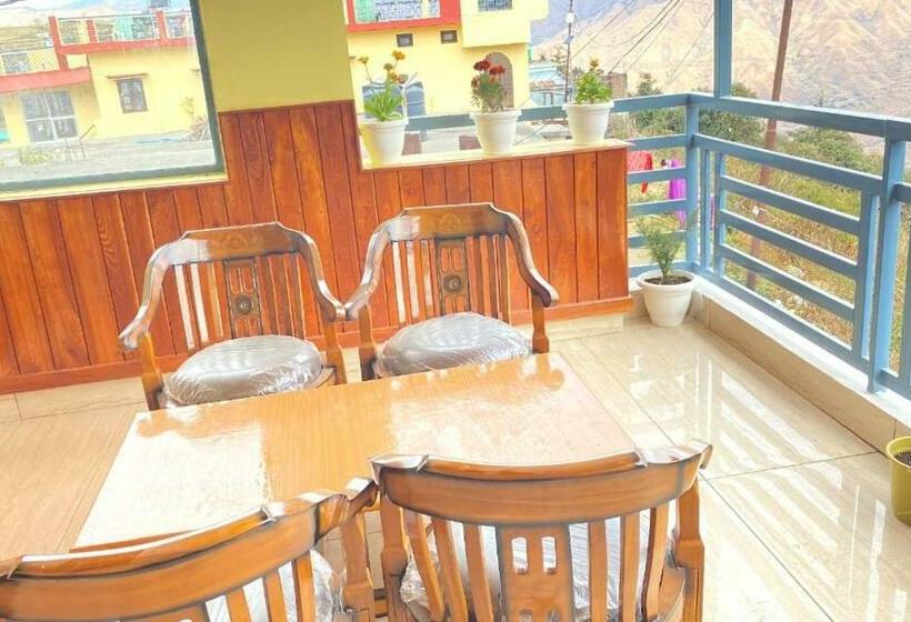 호스텔 Anurag Hotel Chakrata