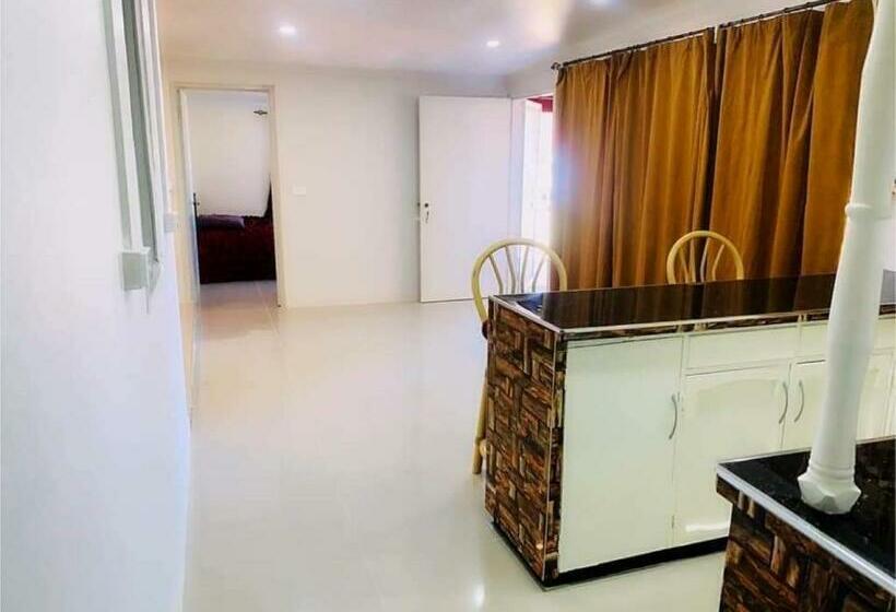 Bed and Breakfast Friendly Host Apartment