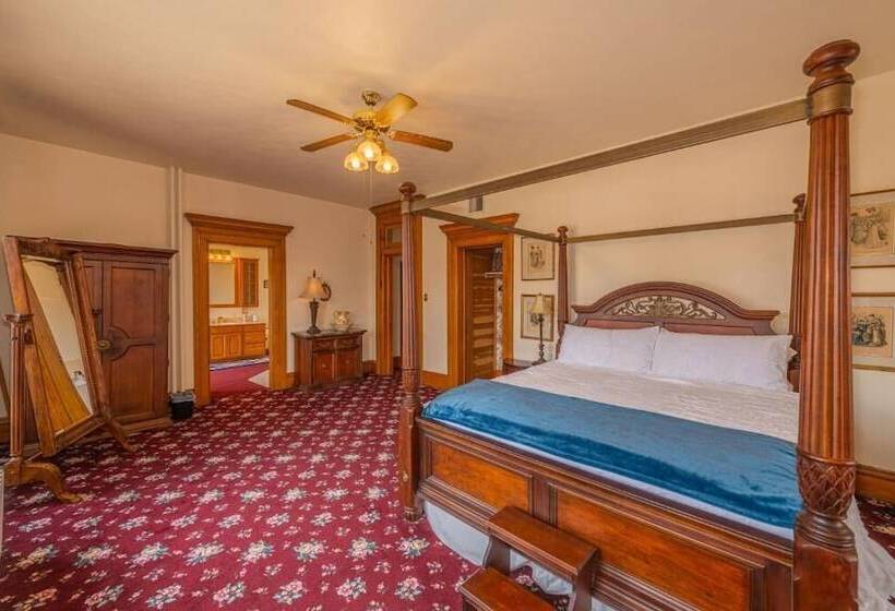 تختخواب و صبحانه Orman Mansion   Pueblo S Most Luxurious Stay!
