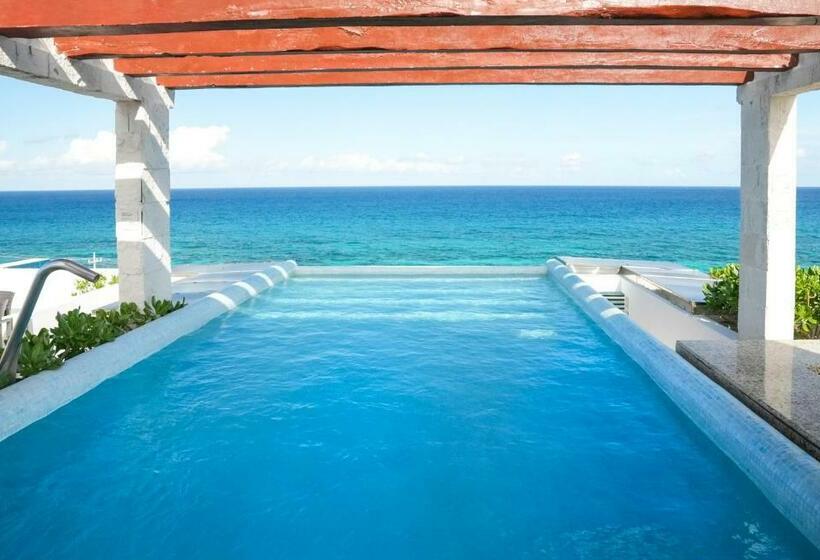 Отель Db Isla Luxury Resort