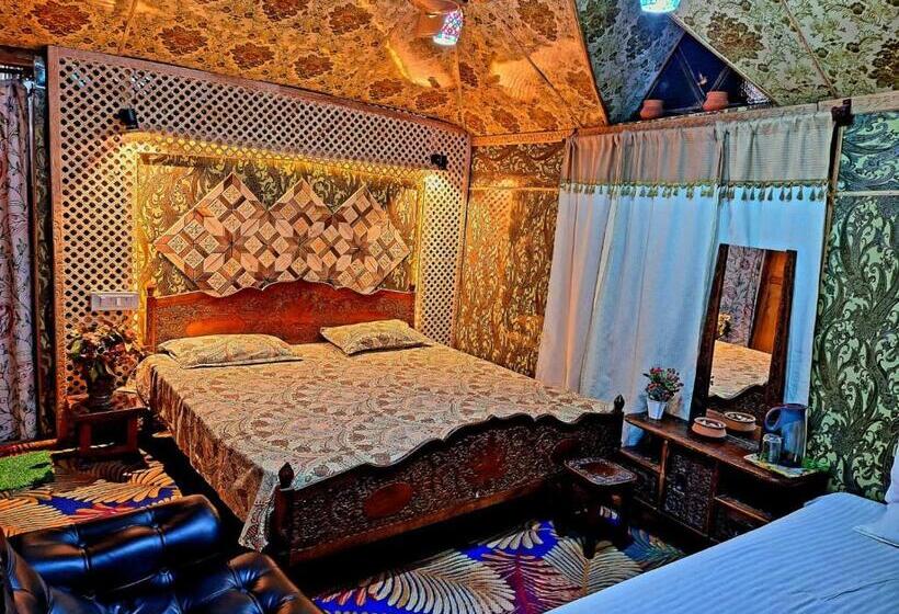 Отель Hb King Of Kings