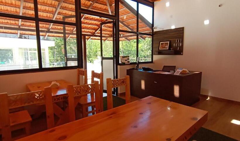 호텔 Kurinji Inn