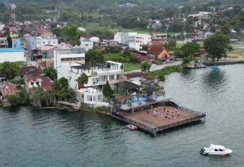 هتل Purnama Balige