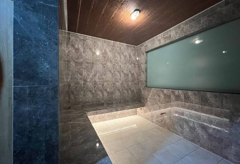 هتل Purnama Balige