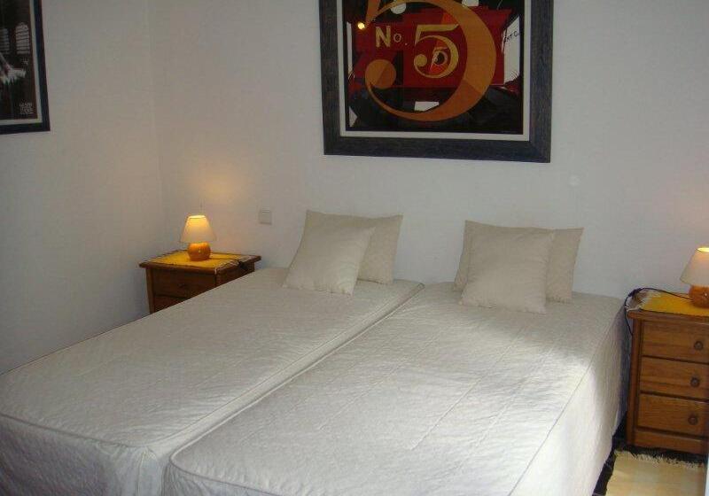 هتل Quarto Pequeno 515 Do Monte Dos Arneiros