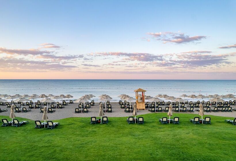 ホテル Rixos Park Belek, The Land of Legends Access