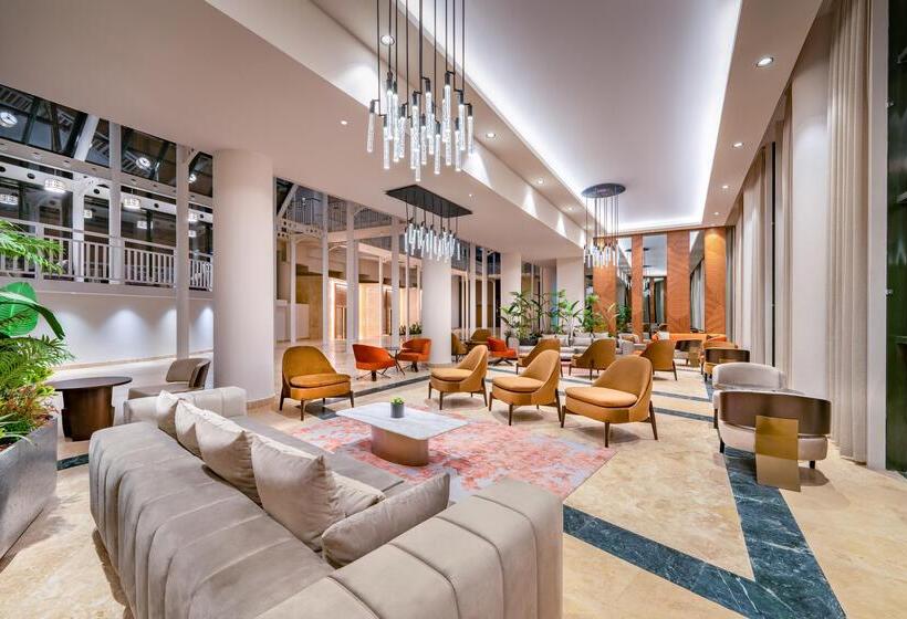 ホテル Rixos Park Belek, The Land of Legends Access