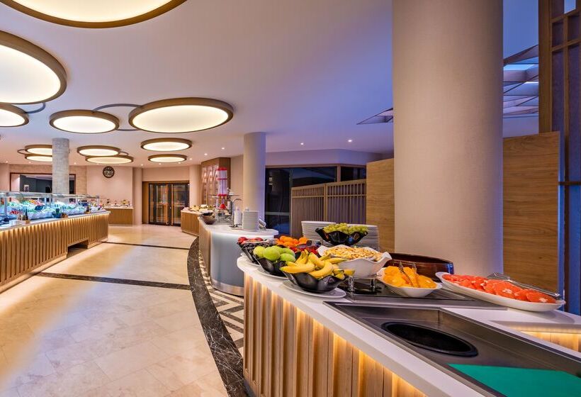 ホテル Rixos Park Belek, The Land of Legends Access