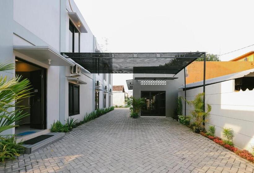 ホテル Urbanview B Syariah Lumajang By Reddoorz