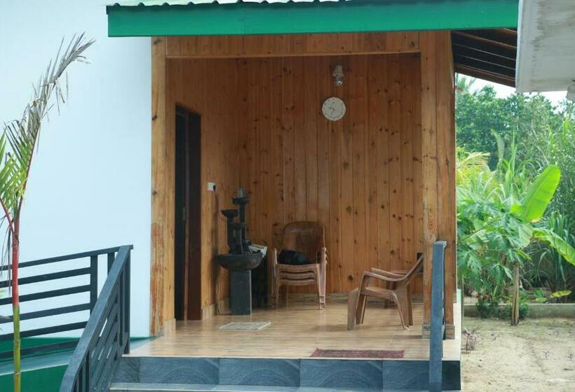 پانسیون Aap Wood Resort Inn