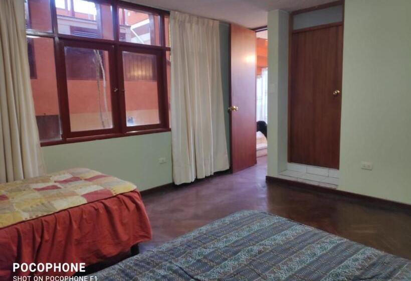 Пансион Flying House Hostel
