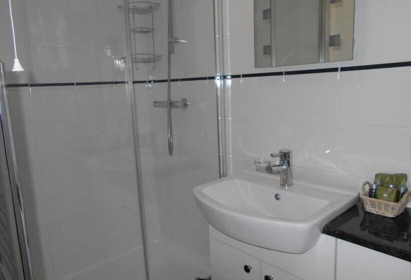 צימר Cranborne Guest Accommodation Exclusively For Adults