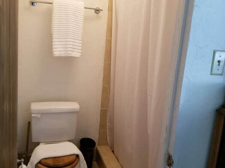 مبيت وإفطار Lily Creek Lodge