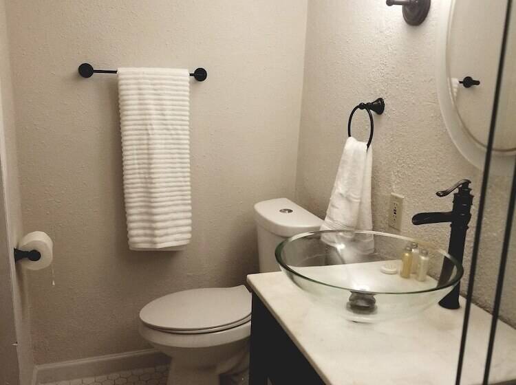 مبيت وإفطار Lily Creek Lodge