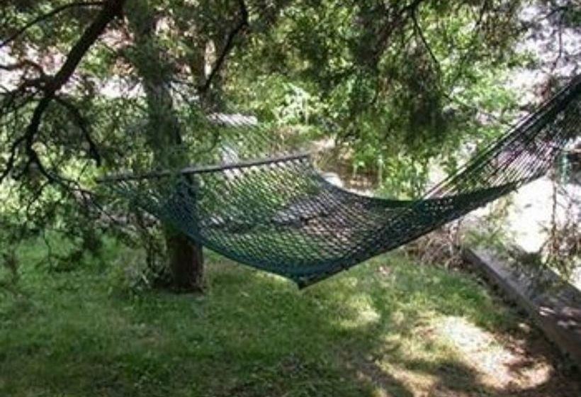 مبيت وإفطار Olde Staunton Inn