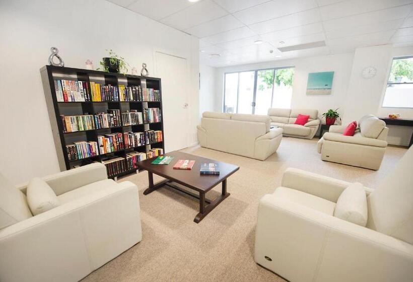 Gladstone City Central Apartment Hotel Official