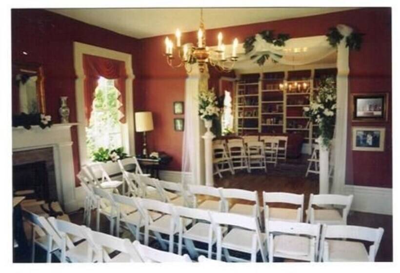 Hall Place Bed And Breakfast