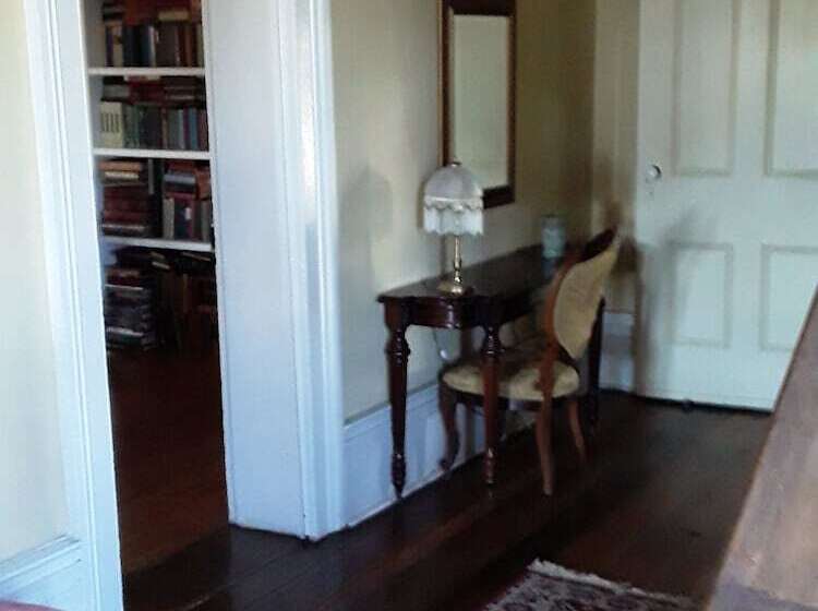 Hall Place Bed And Breakfast